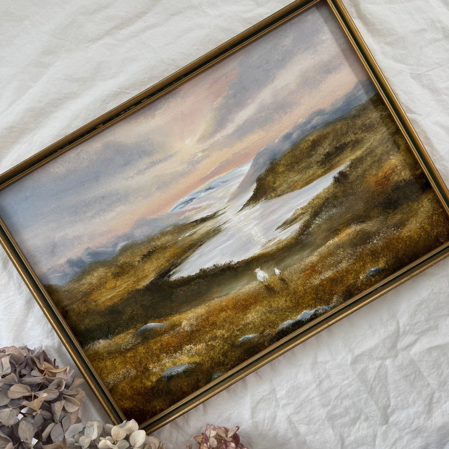 Bien au-delà des collines (14.75 x 10.5 pouces)